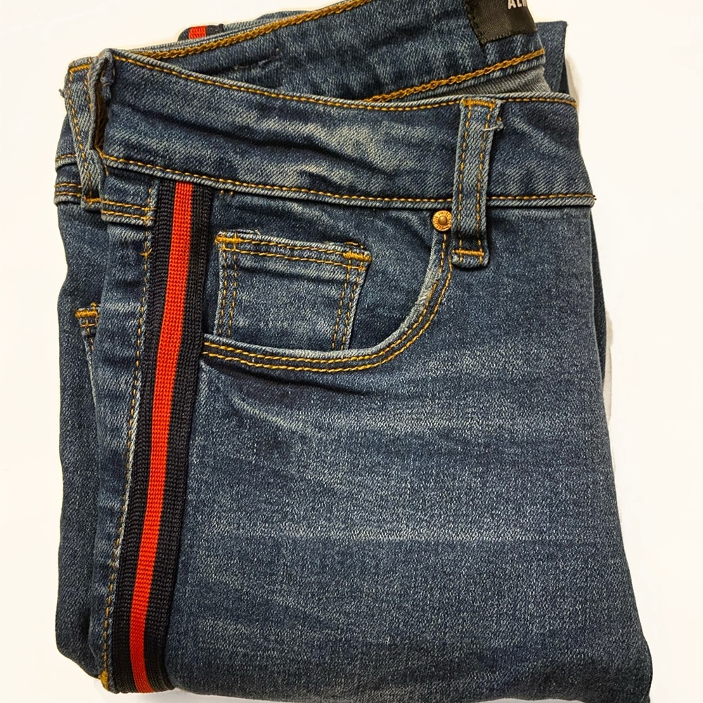 Jeans. - Picture 3 of 7